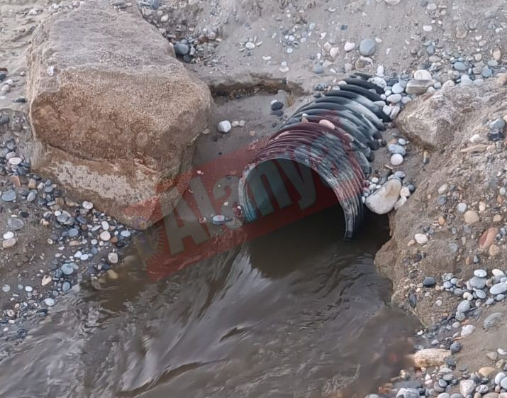 Dirty water mixing with the sea in Alanya sparks outrage! Citizens are awaiting an urgent solution