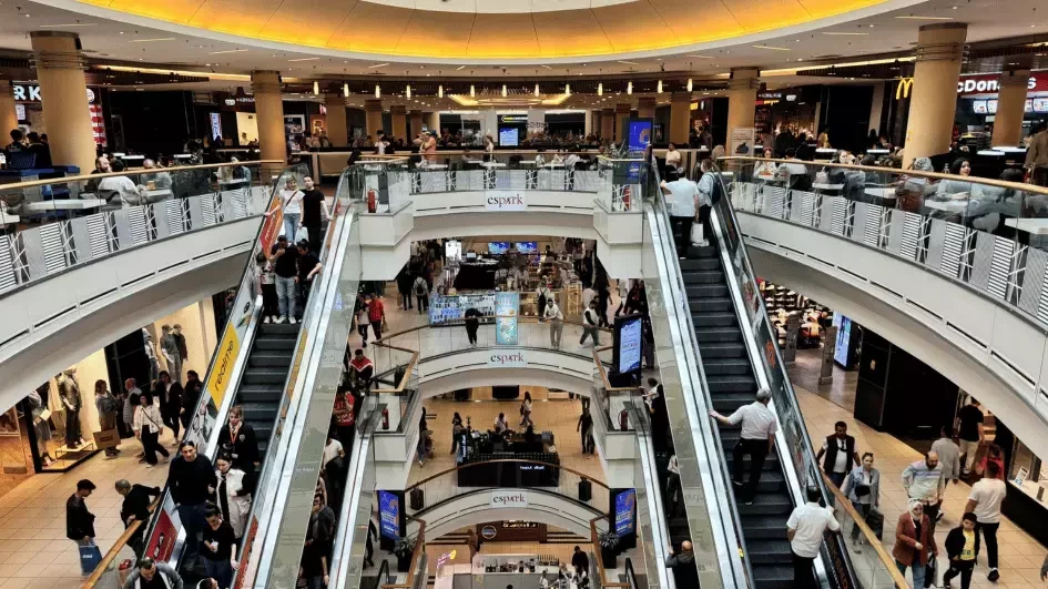 Shopping center investments losing momentum