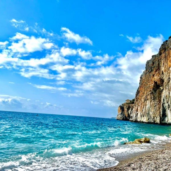 Kızıl İn Beach