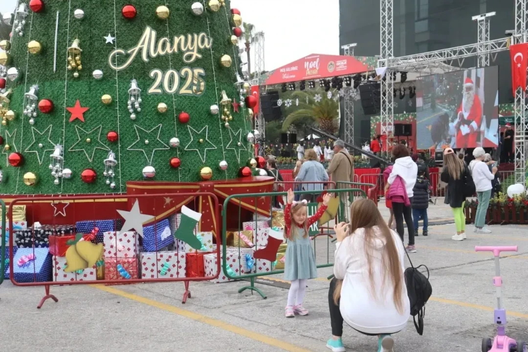 The 14th Christmas Fair Opened in Alanya