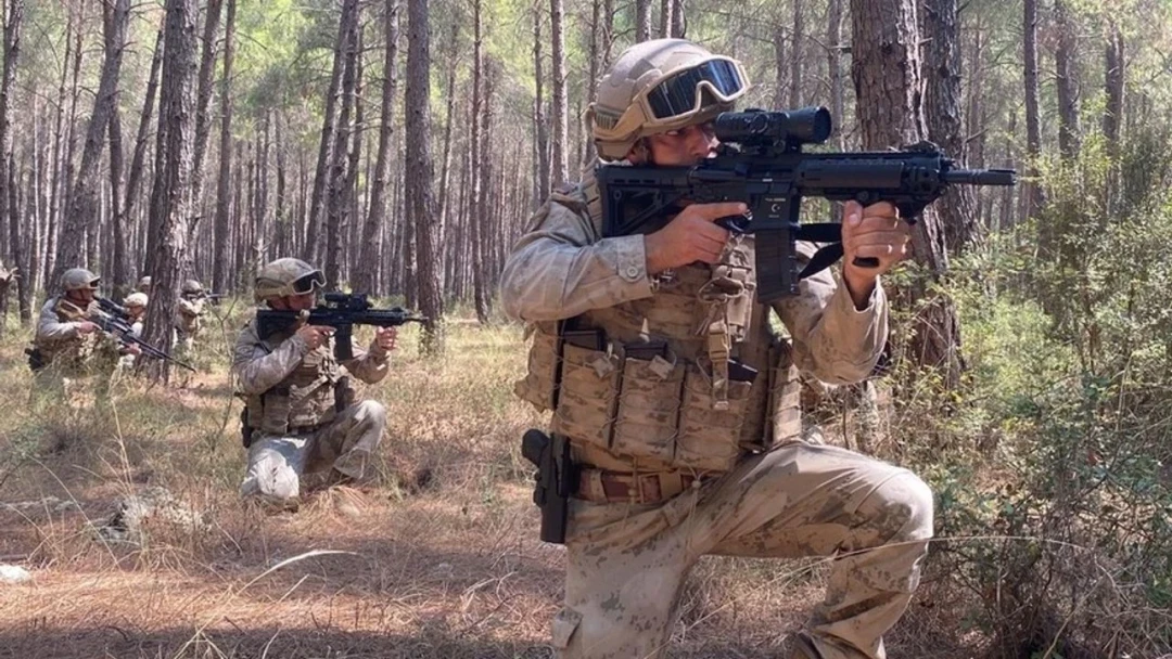 Gendarmerie Deployed in Antalya! Commandos Patrol 24/7 in Aksu