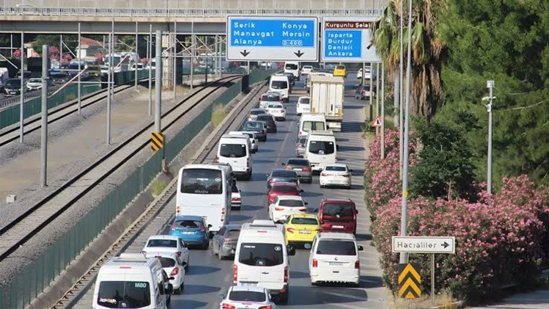 The Biggest Nuisance in Antalya and Alanya! 90 Intersections Blocking Traffic