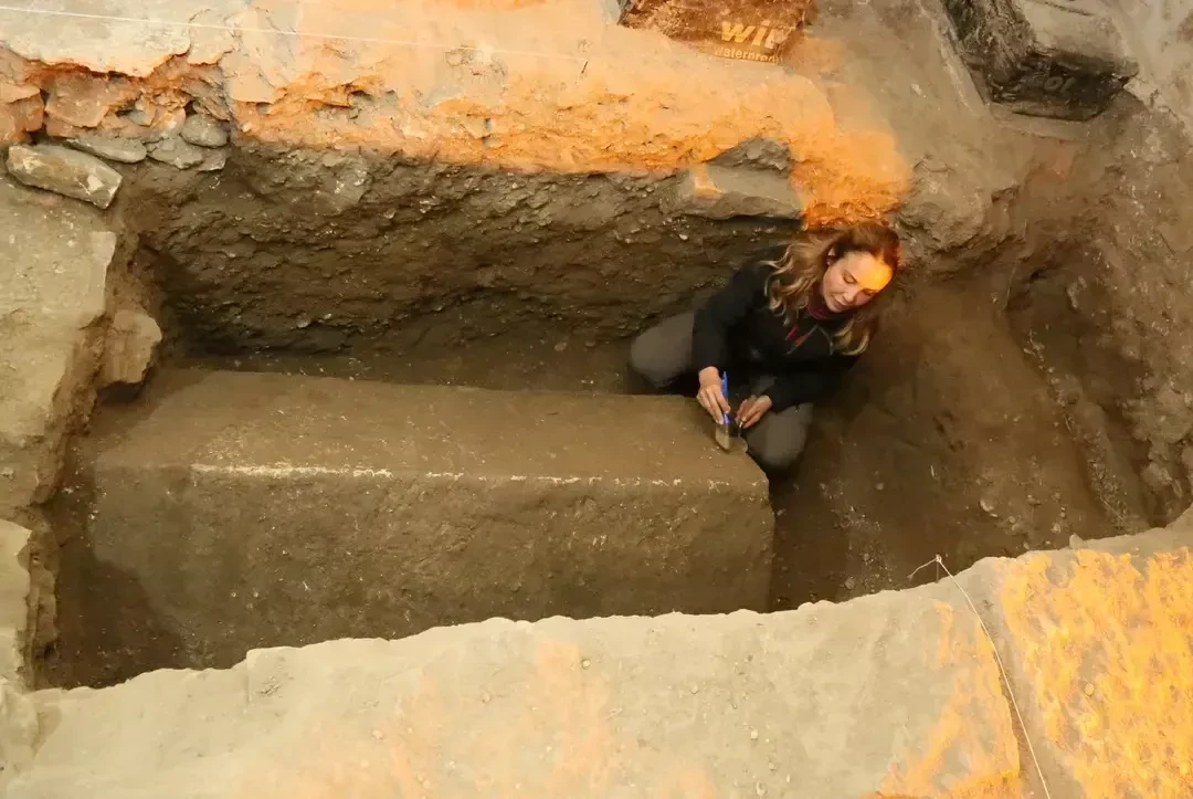 Antalya'da yüzyılın keşfi: Noel Baba'nın mezarı bulundu