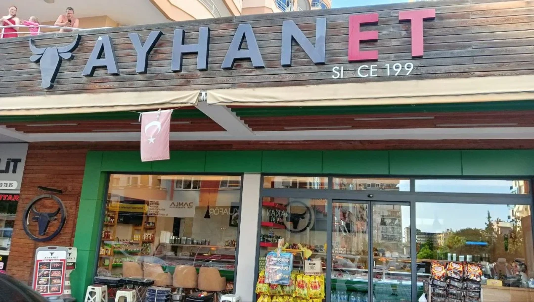 Ayhan Et