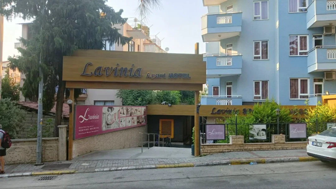 Lavinia Apart & Hotel