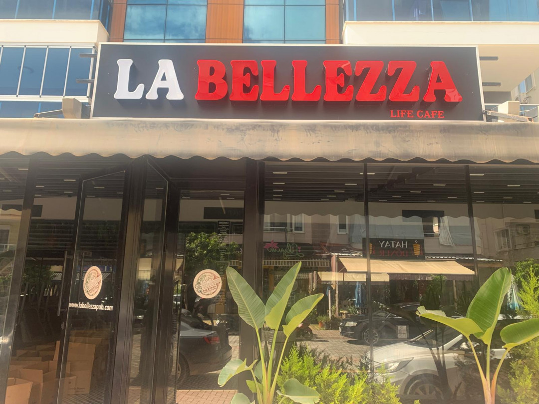 La Bellezza Pub