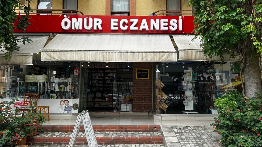 Omur Eczanesi