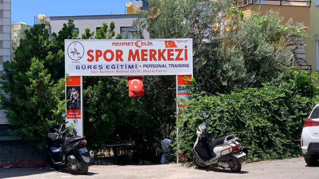 Mehmet Çelik Spor Salonu