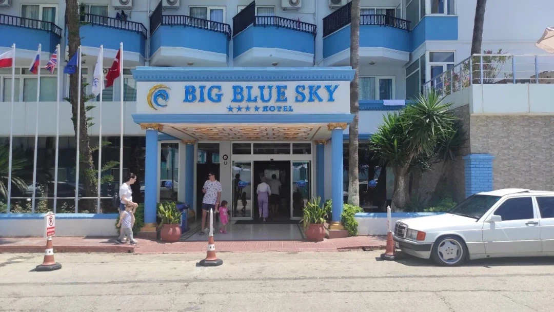 Big Blue Sky Hotel