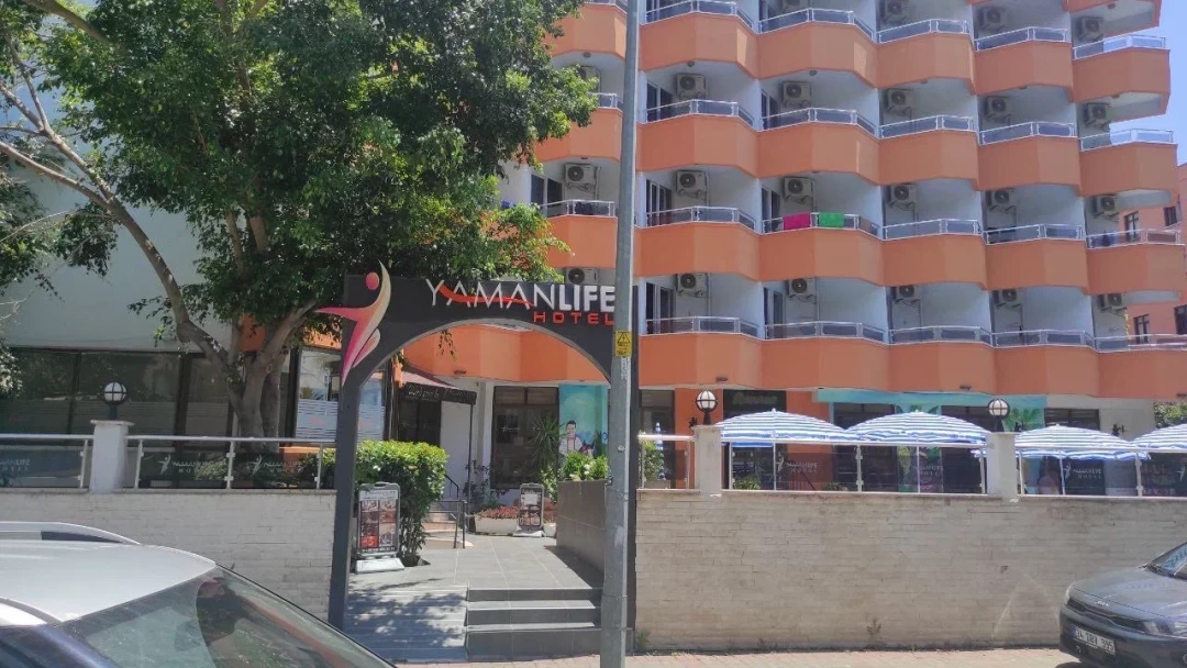 Yaman Life Hotel