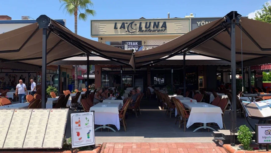 LA LUNA STEAK & FISH RESTAURANT