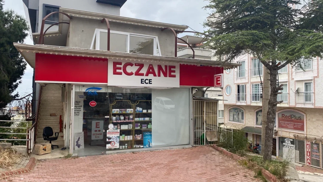 Ece Eczanesi